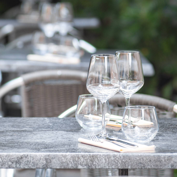 Le restaurant - Côté Cour - Saint-Mathieu-de-Tréviers - bon restaurant SAINT-MATHIEU-DE-TREVIERS